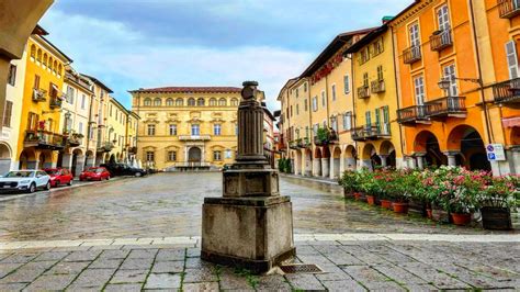 shops in biella italy